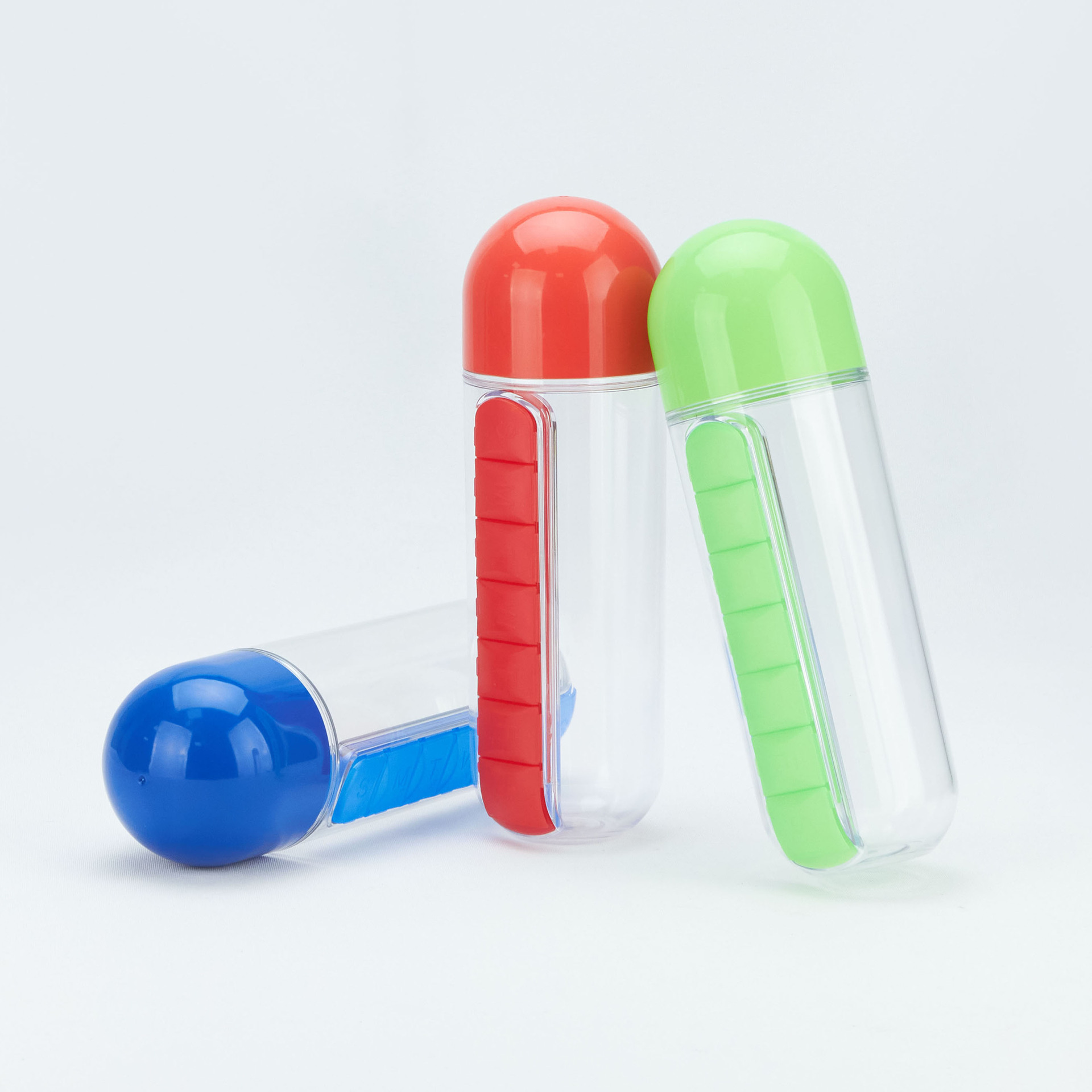 زجاجة مياه بلاستيكية لتخزين حبوب الدواء لمدة 7 أيام زجاجة مياه بلاستيكية لتخزين حبوب الدواء لمدة 7 أيام